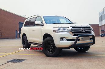 TOYOTA LANDCRUSIER SHOK MATTE BLACK